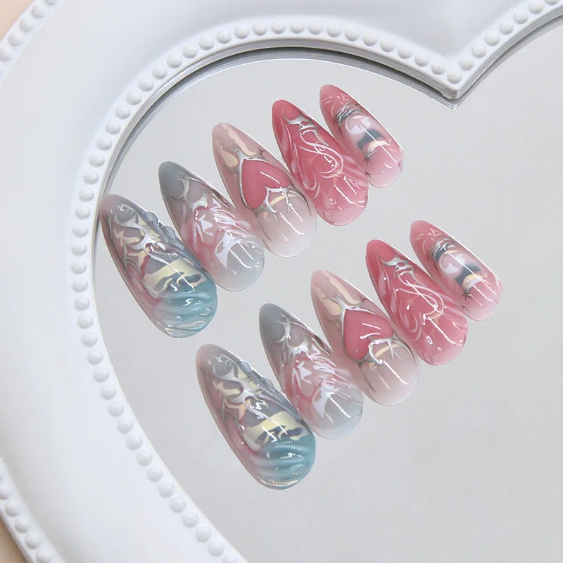 24 piezas uñas postizas metálicas dulces y atrevidas, corazón degradado con baño de plata 3D, almendra de cobertura completa para mujer y niña 3