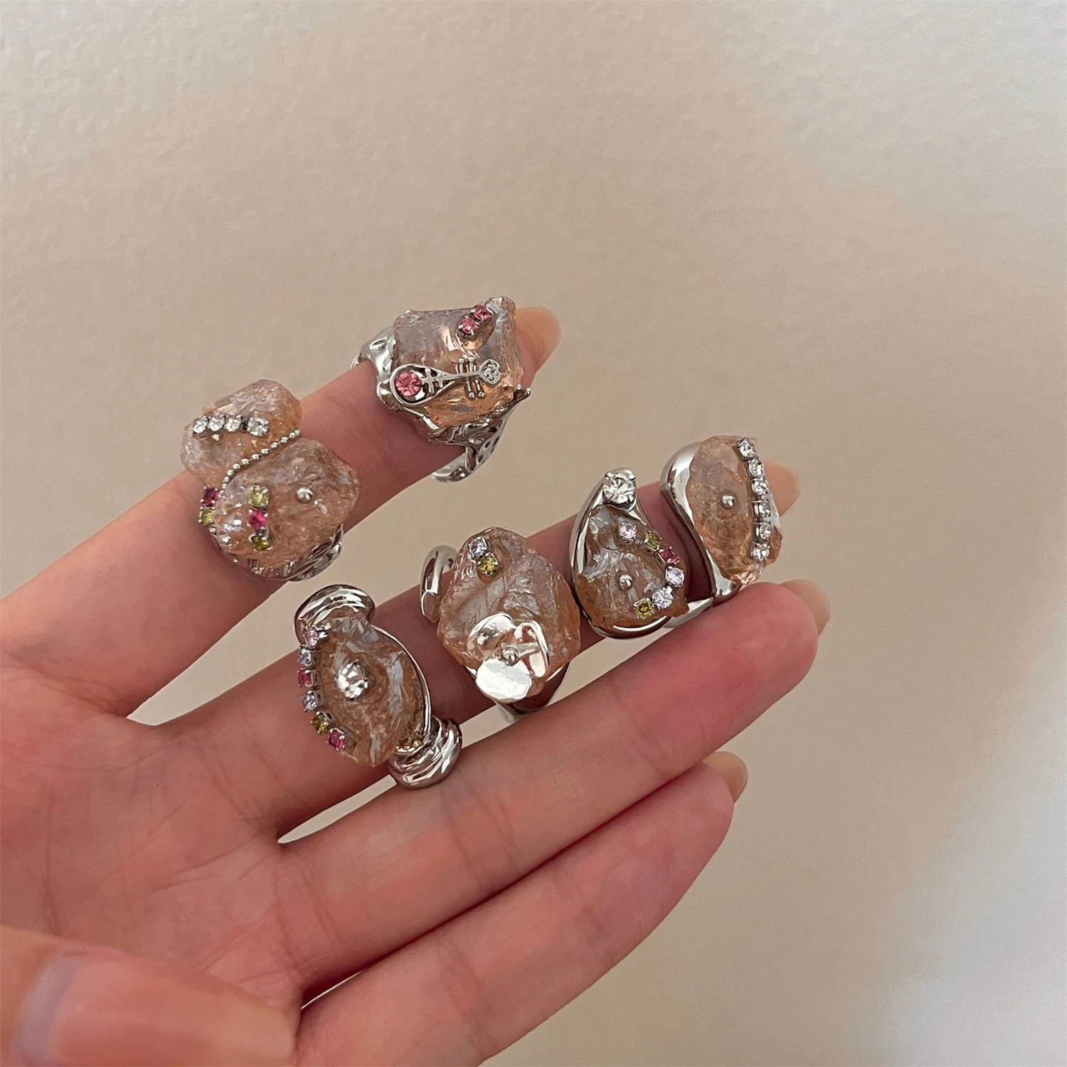 

WAKA Unique Women's Irregular Statement Rings Natural Stone Design Colorful Gem Inlaid Bohemian Chic Fashion Party Jewelry