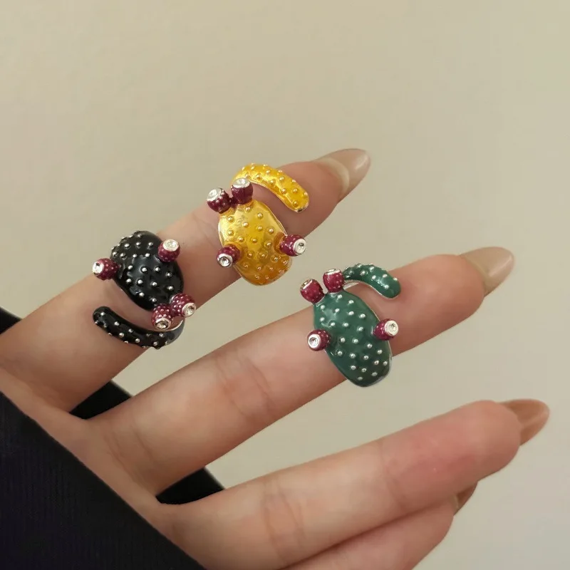 Elegant Enamel Cactus Ring for Women Unique Personality High-End Sensation Sweet Cool Spicy Fashion Accessory for Daily Wear