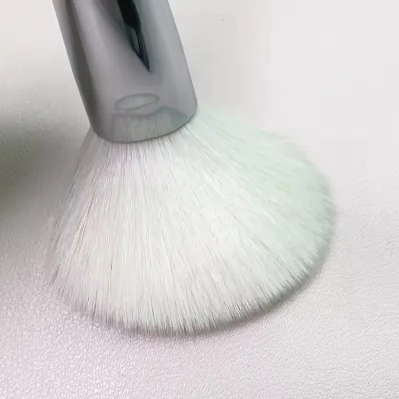 Single Professional Animal Hair Makeup Brush Dense Delicate Loose Powder Copper Ferrule Gray Handle Goat Hair Soft Makeup Brush