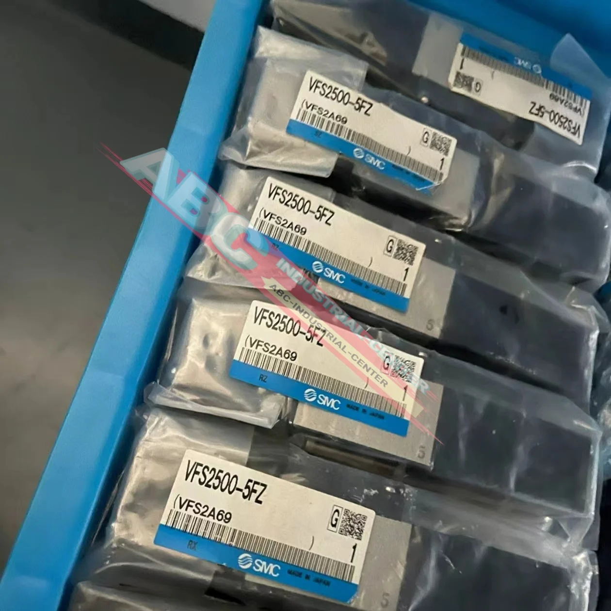 

Электромагнитный клапан ARP30-02 CDQ2B63-50DZ CRB2BW10-90SZ 100% НОВЫЙ