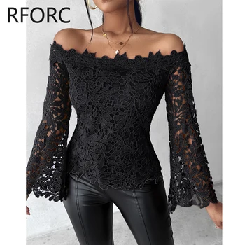 2024 女性シックなソリッドスラッシュカラーレース中空ロングフレアスリーブセクシーな黒のブラウストップス
