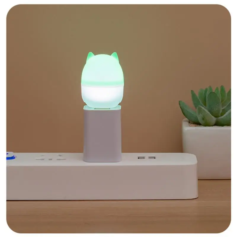 Spaceman-luz nocturna segura, operación Simple, pequeña y Flexible, creativa y encantadora, lámpara portátil de ahorro de energía para dormitorio