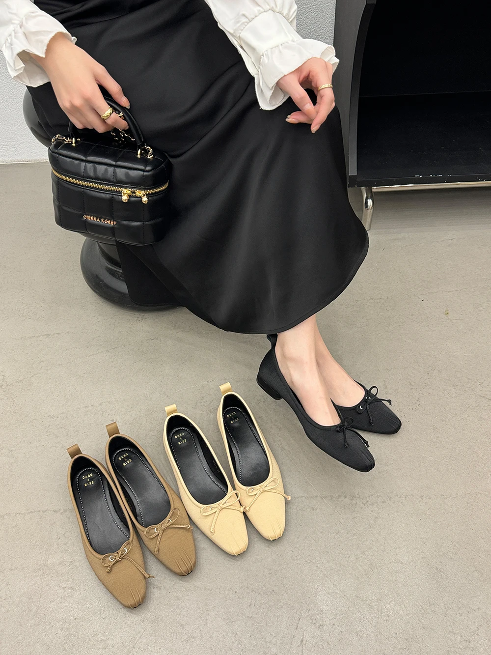 

Round Toe Women Loafers Autumn Dress Shoes Low Heeled Beige Black Brown Bow Design Fashion Flat Heeled 2024 New Arrivals Loafers