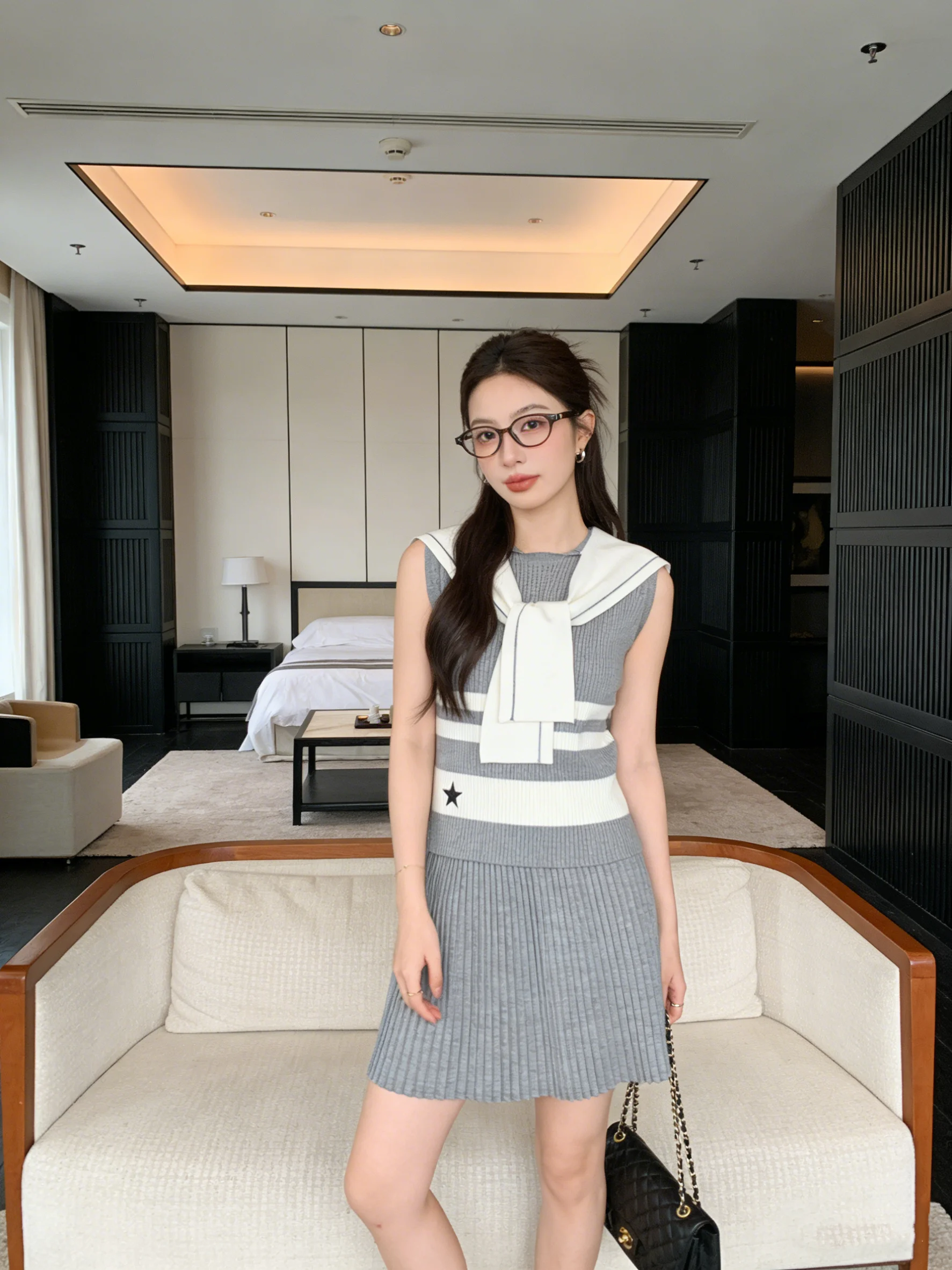 

Корейский летний модный комплект в студенческом стиле: юбка с высокой талией и вязаная накидка-шаль, топ без рукавов, женский комплект из двух предметов