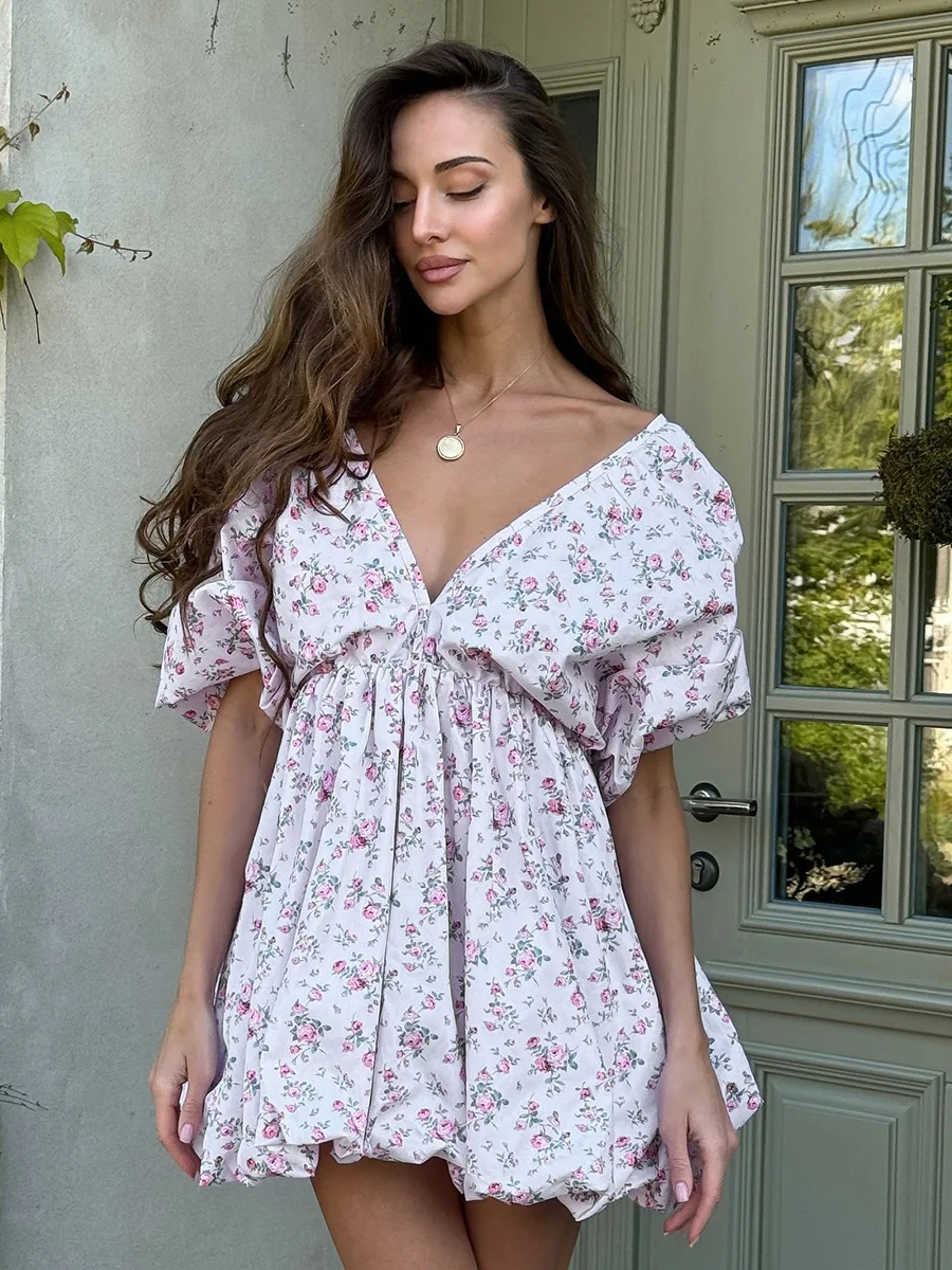 

Платье Bornladies 2026: Новинка Весна-Лето, с цветочным принтом, V-образным вырезом, пышными рукавами и короткой юбкой с оборками в виде бутонов цветов