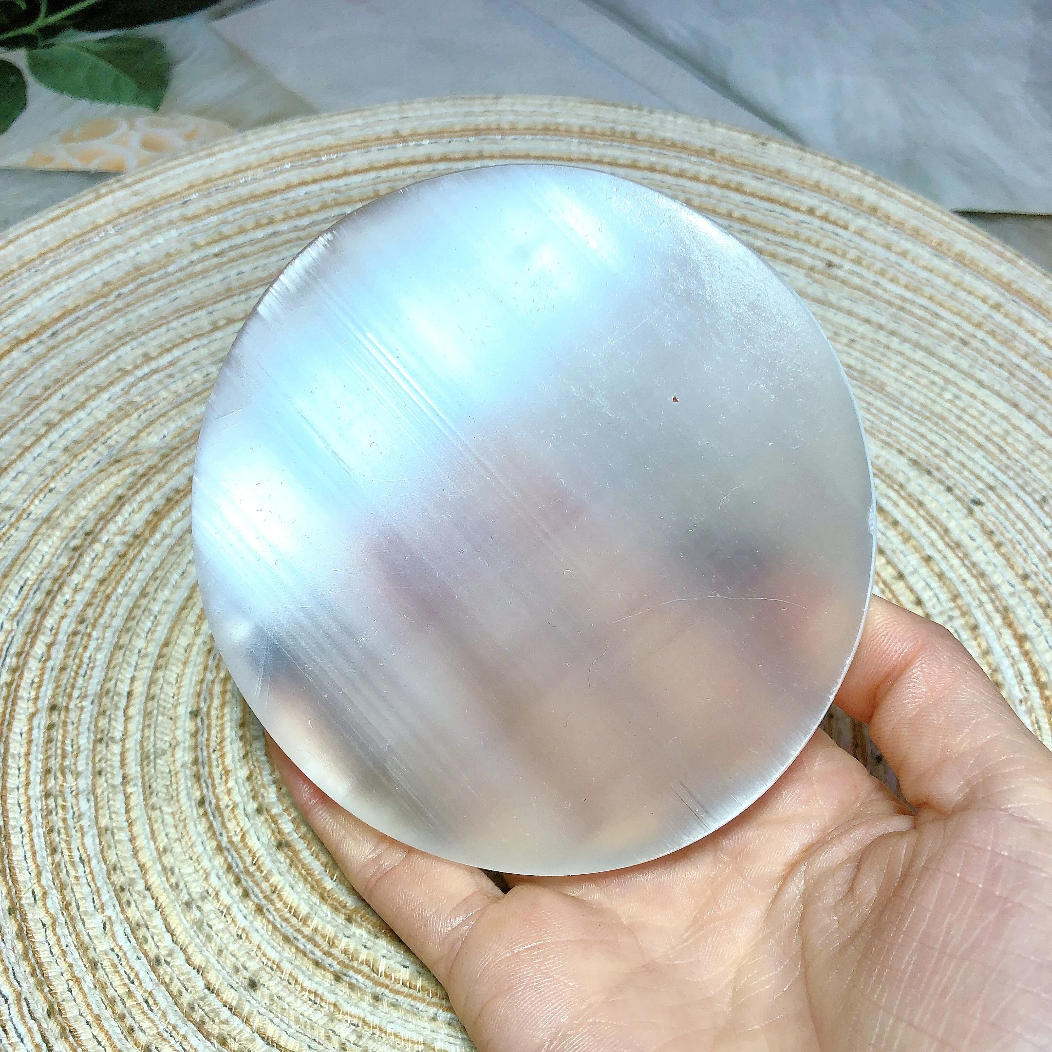 

Natural Crystal Selenite Circle Clear Bowl Refine Polished Hot Sale Ornament Witchcraft Home Decoration Gift