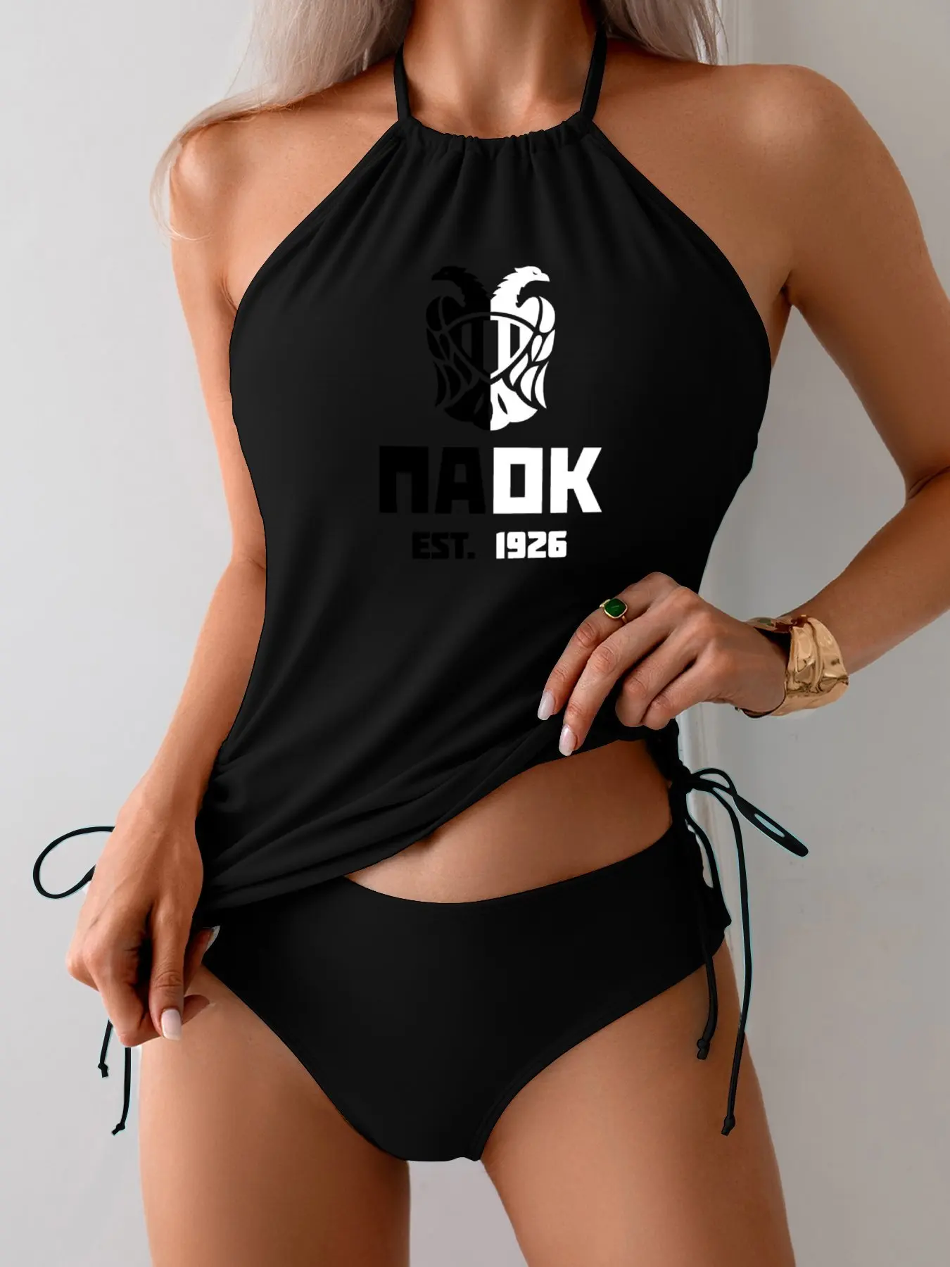 Рисунок 3 - PAOK Черно-белый раздельный купальник