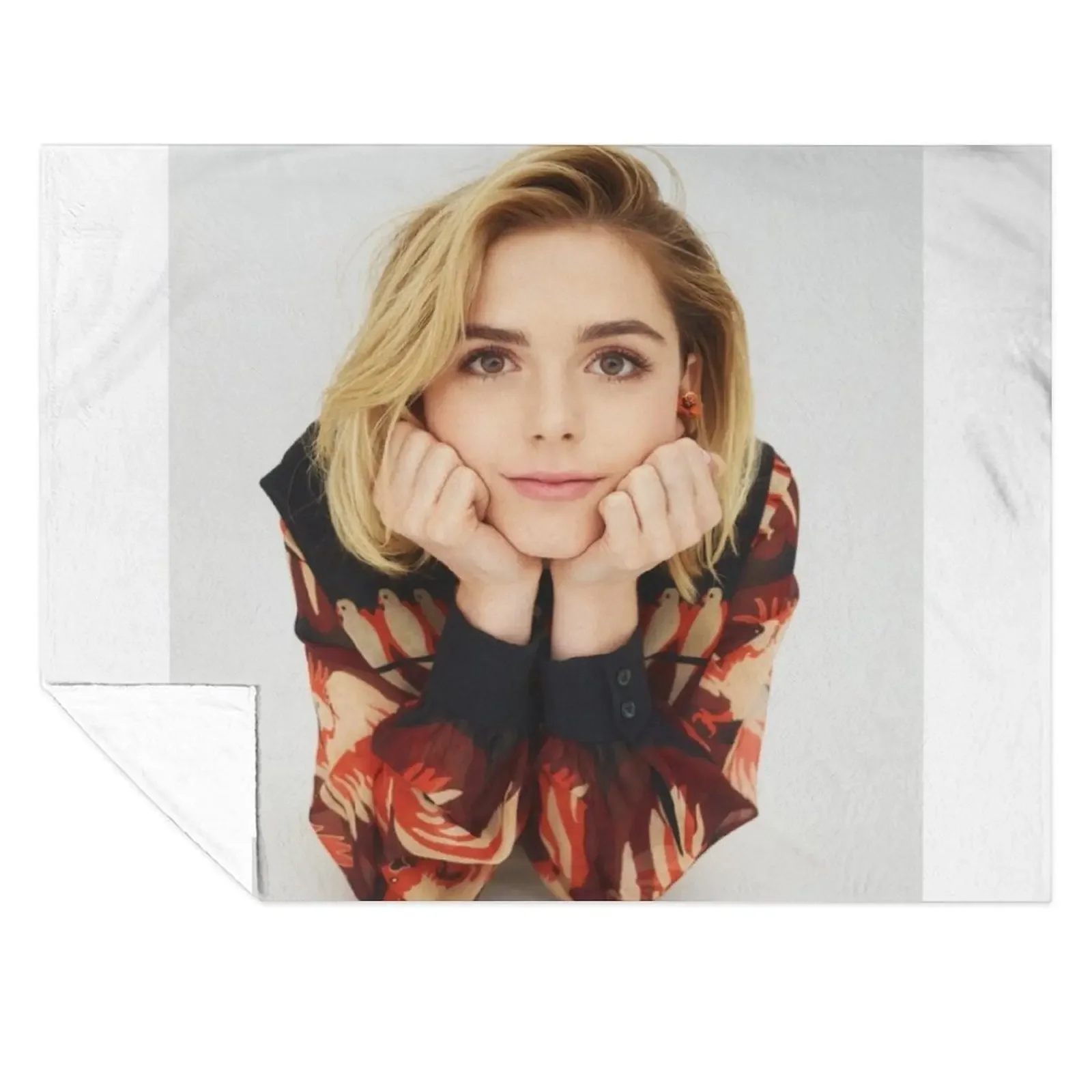 

Kiernan Shipka Throw Blanket Blankets For Baby Beach Cute Plaid cosplay anime Blankets