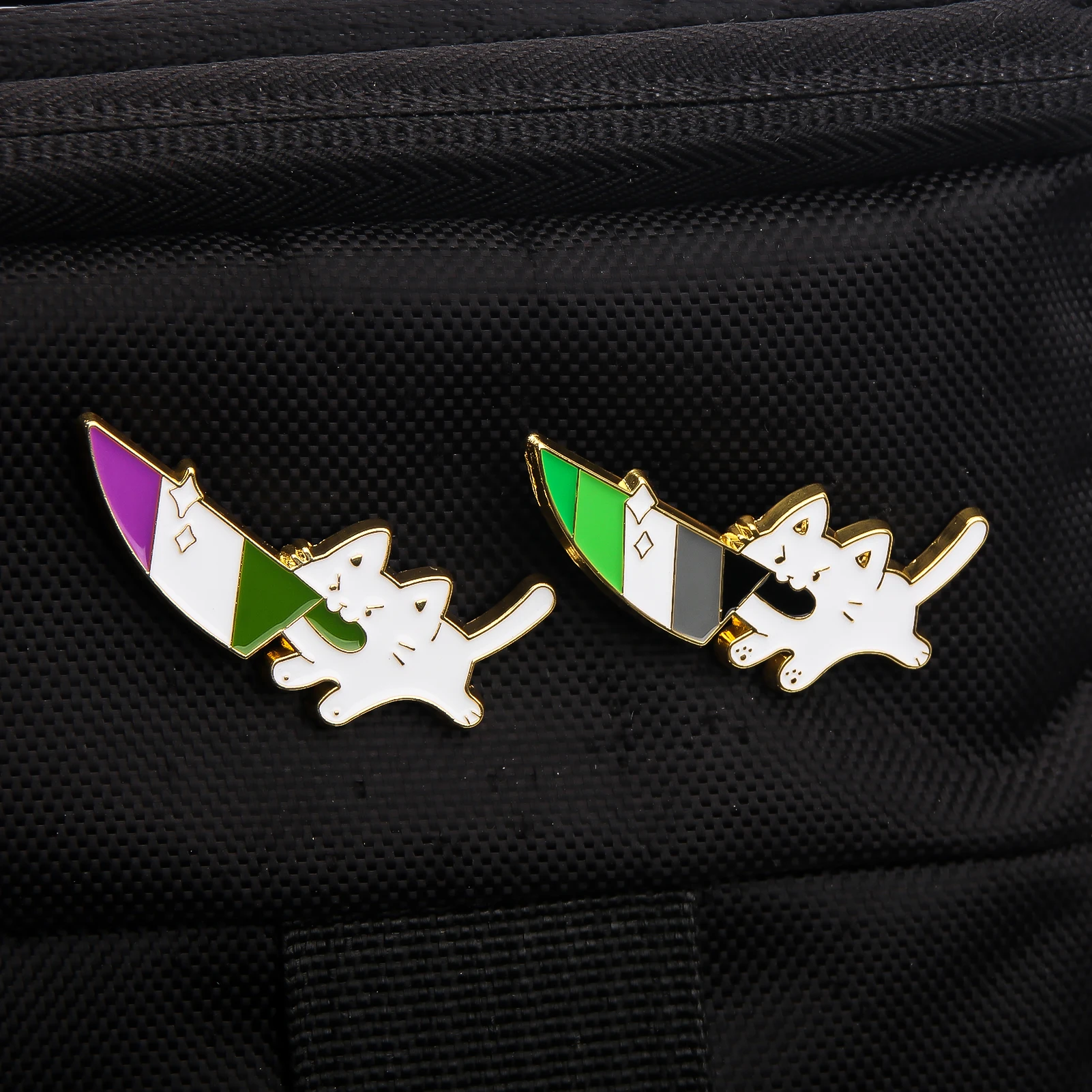 Fashionable Creative Pointy Knife Cat Enamel Pins Brooch Funny Cat Badge Brooches for Women Men Lapel Backpack Jewelry Gift