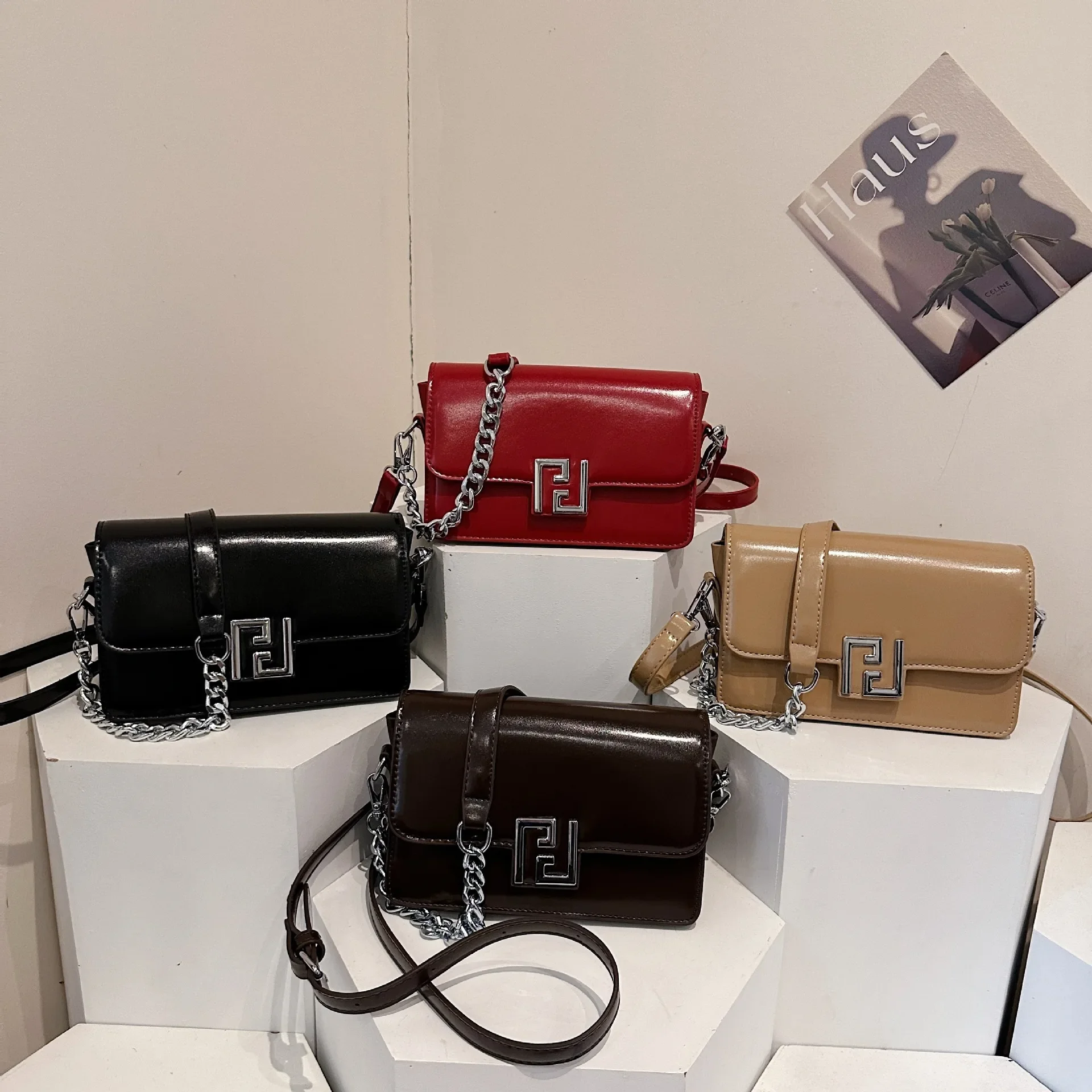 

2025 New Fashion Women's Bag - Trendy Versatile Chain Small Square Shoulder Crossbody
