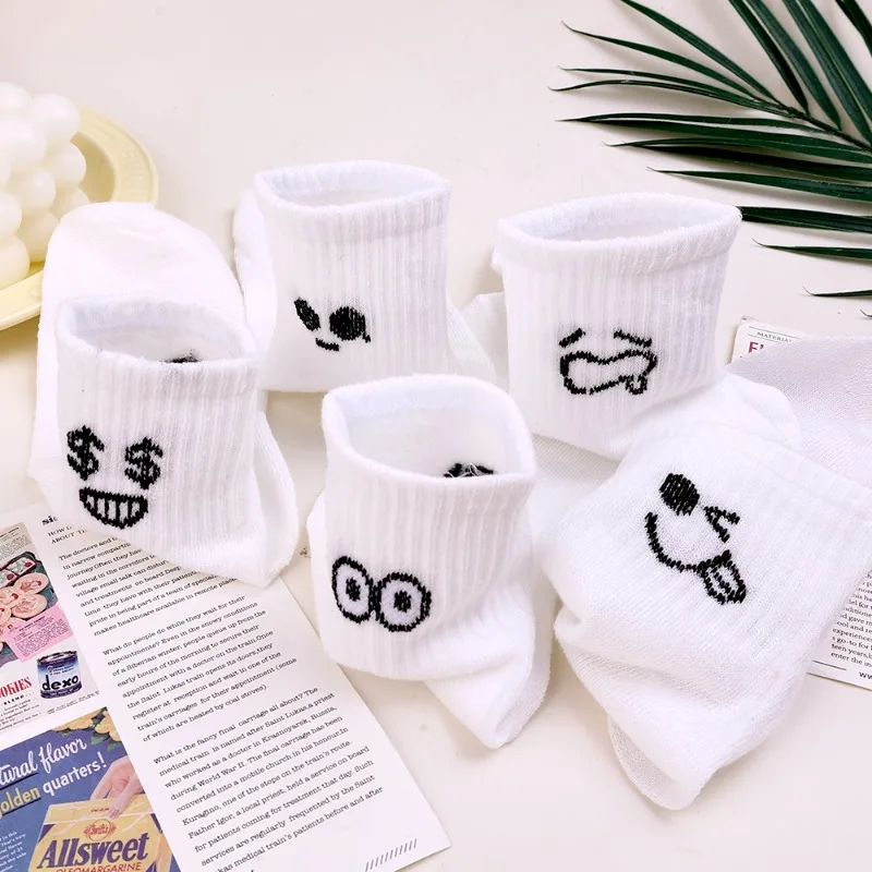 Cute Emotional Expressions Women\'s Warm Socks White Kawaii Stocking Embroidered Mid Length Socks Pattern Cotton Lady Sports Sox