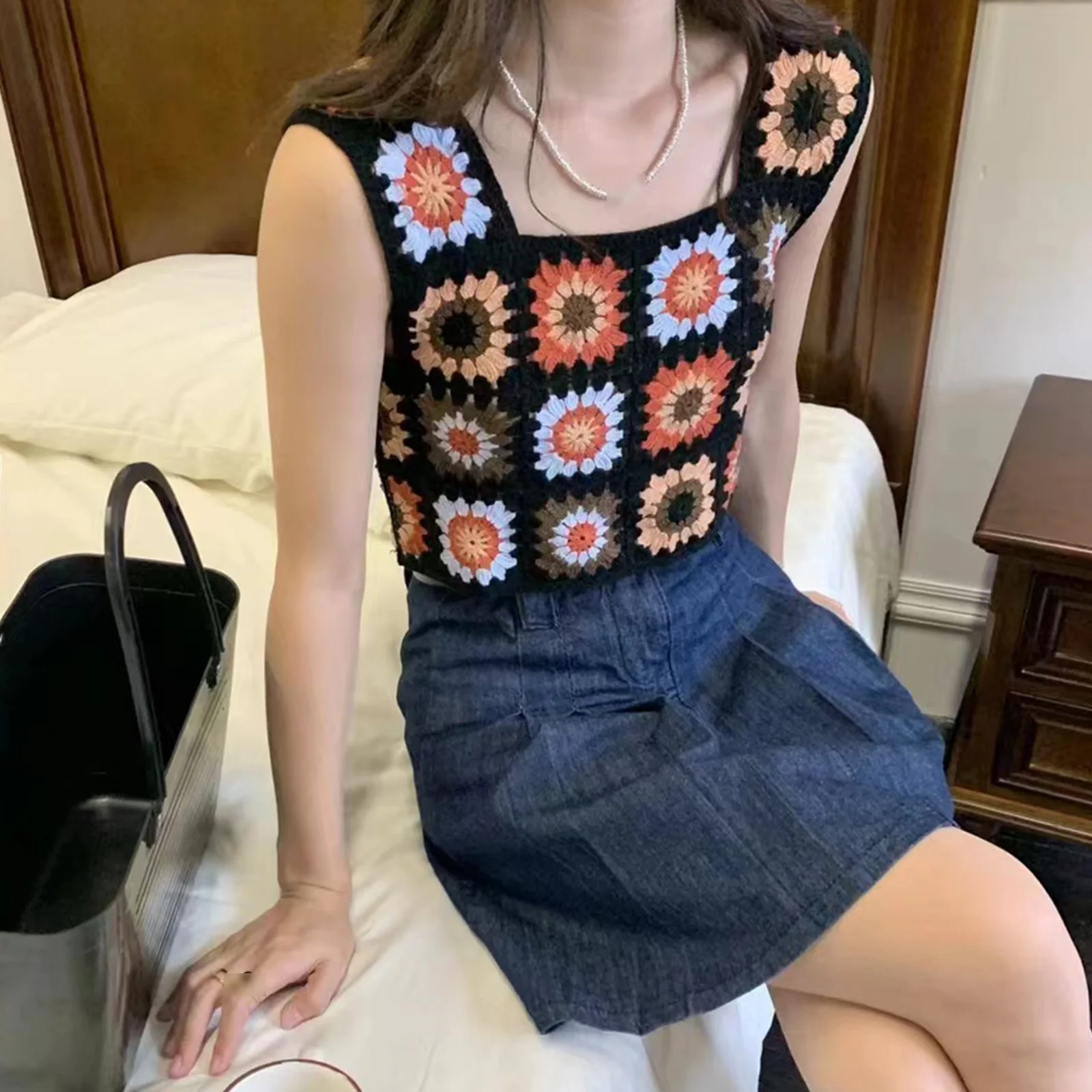 Women Floral Embroidery Camisole Crop Top Summer Cotton Crochet Sweet Tops Sleeveless for Daily Wear Beach Date Shopping