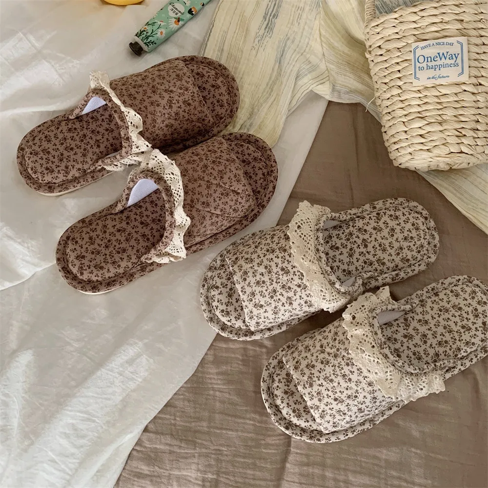 

Women's Vintage Floral Cotton Linen Slippers Lace Trim All Season Casual Indoor Home Slippers