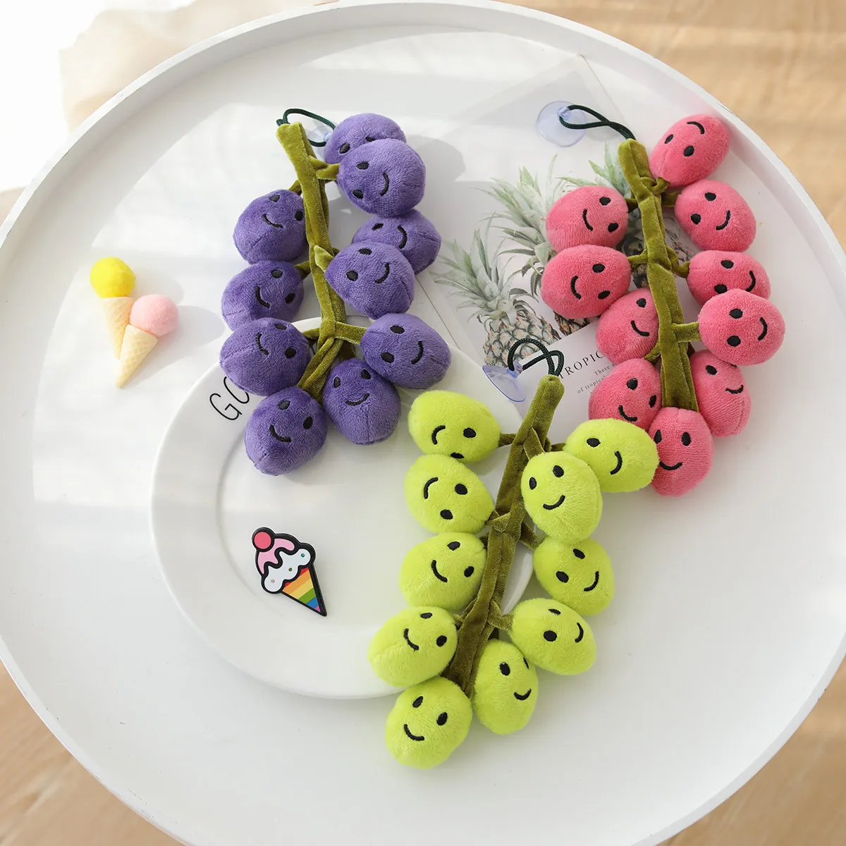 3 Colour Cute Plush Mini Colored Grapes Toy Soft Fruit Raisins Doll Toy Pendant With Suction Cup Plush Car Decorate Kids Gift