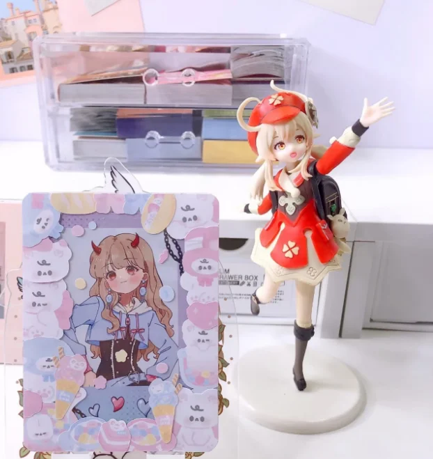 Niedliche Kelly- und Waving-Kelly-Figur als süße Dessert-Dekofigur für Zuhause, interessantes Sammlerstück, Geschenk, Schreibtischdekoration für Anime-Fans – Detail 1
