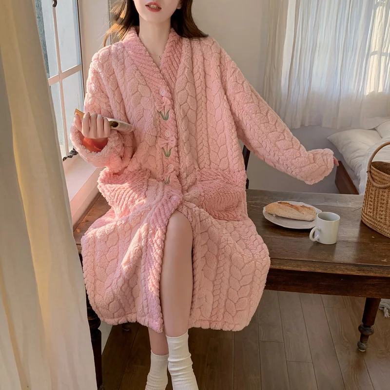 

Утолщенная ночная рубашка из кораллового флиса, женская зимняя пижама с v-образным вырезом, корейская милая домашняя одежда, мягкая фланелевая толстая теплая домашняя одежда для сна