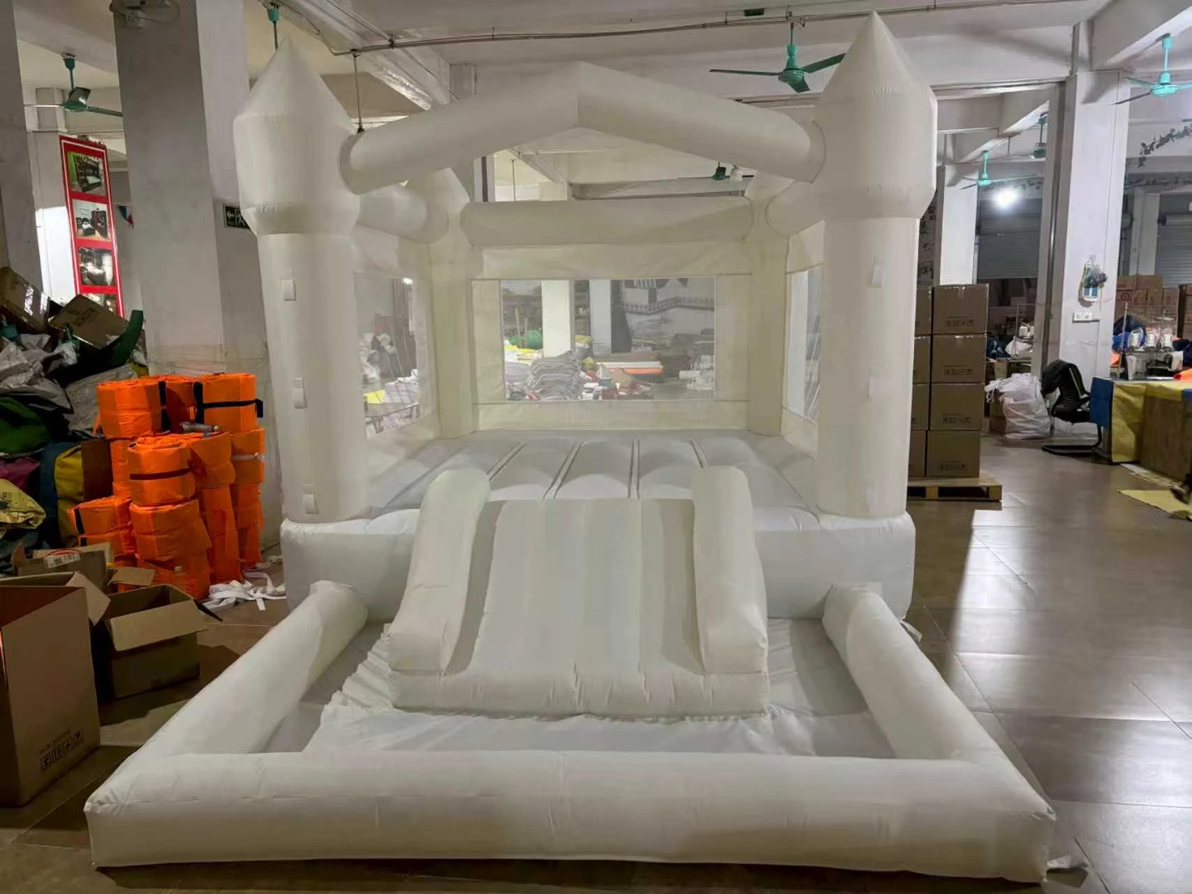 4*3*2.6M 화이트 바운스 하우스 (볼풀 포함) 에어 블로워 포함 어린이용 점핑 캐슬, 어린이 선물용 웨딩 하우스