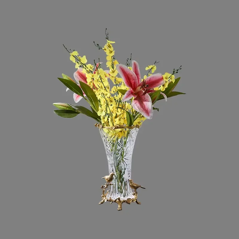 Luxury Modern Crystal Glass Vase Cylinder Shape Transparent Home Decor Animal Design Elegant Table Centerpiece for Living