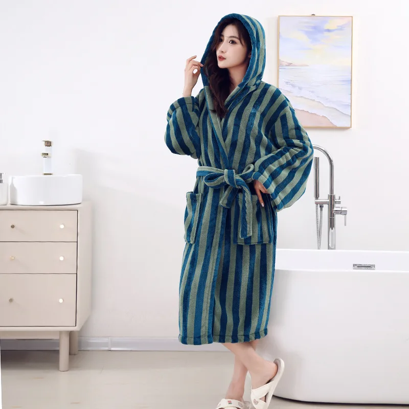 

New coral fleece thickened bathrobes Men's and women's same hooded bath towels Soft and comfortable absorbent household bath