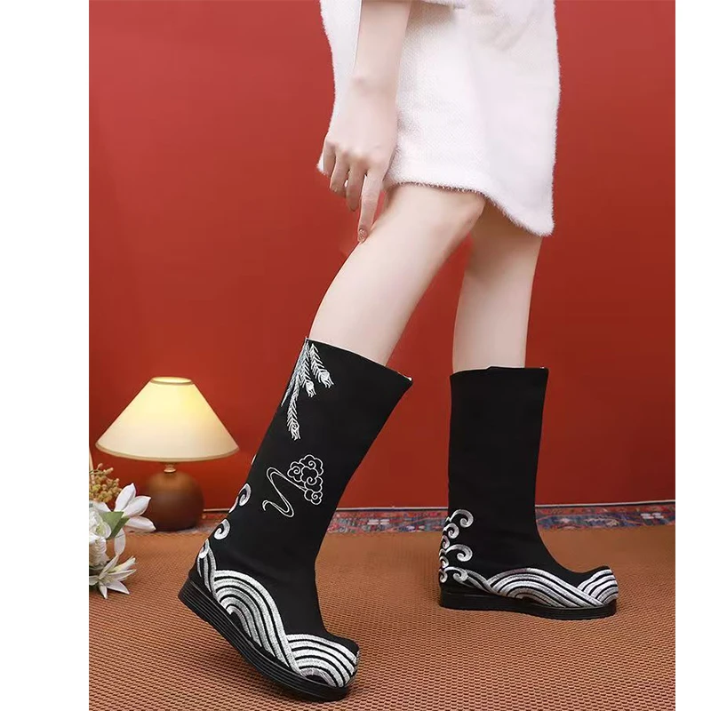 Damskie buty Hanfu w stylu retro, antycznym, chińskim, z haftem, na podwyższanej podeszwie, vintage, biało-czarne, jesienno-zimowe.
