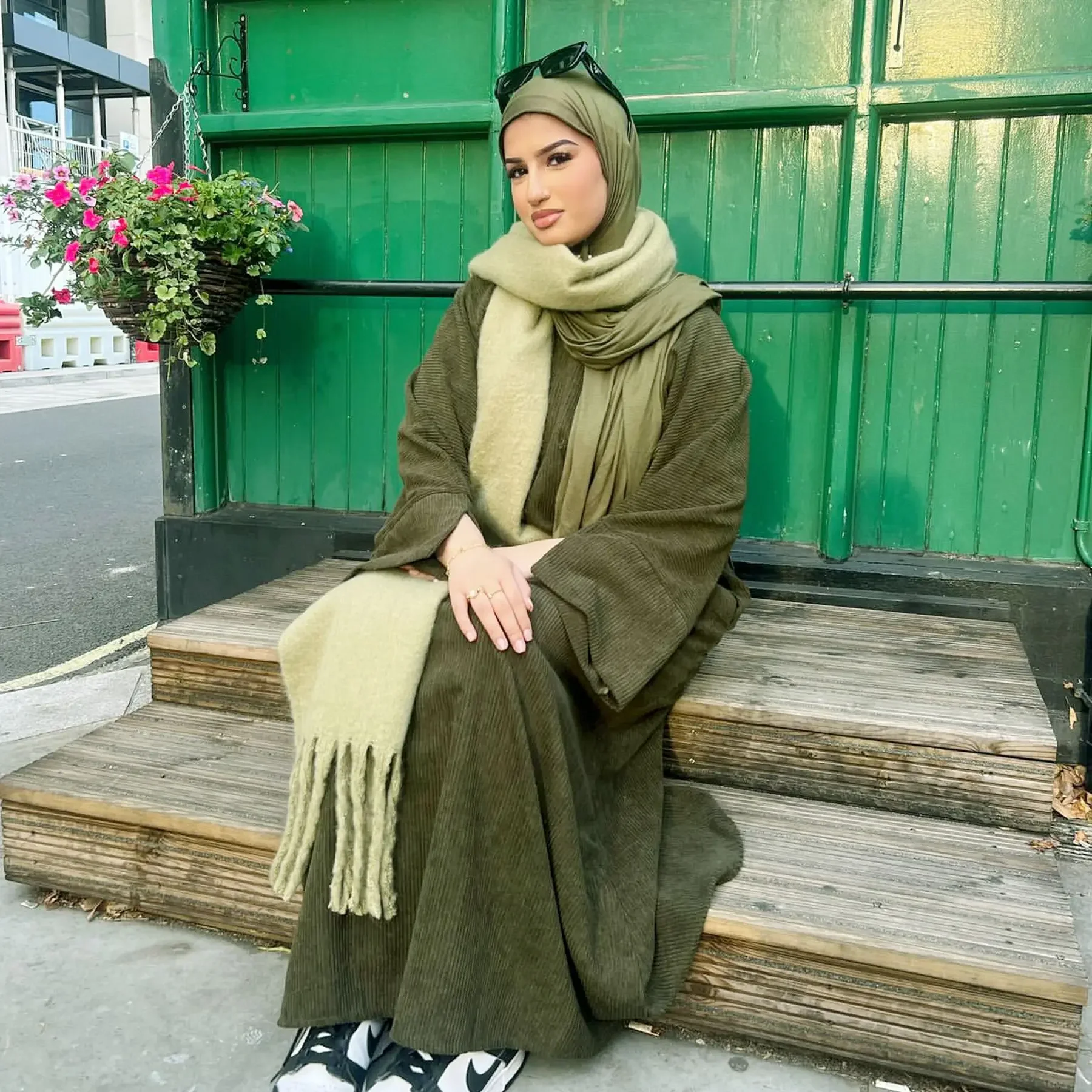 

Ближний Восток Дубай Турция Вельветовое Платье Женщины Мусульманская Абая Турция Кафтан Рамадан Ислам Одежда Kebaya Платье Ид Джеллаба Абая