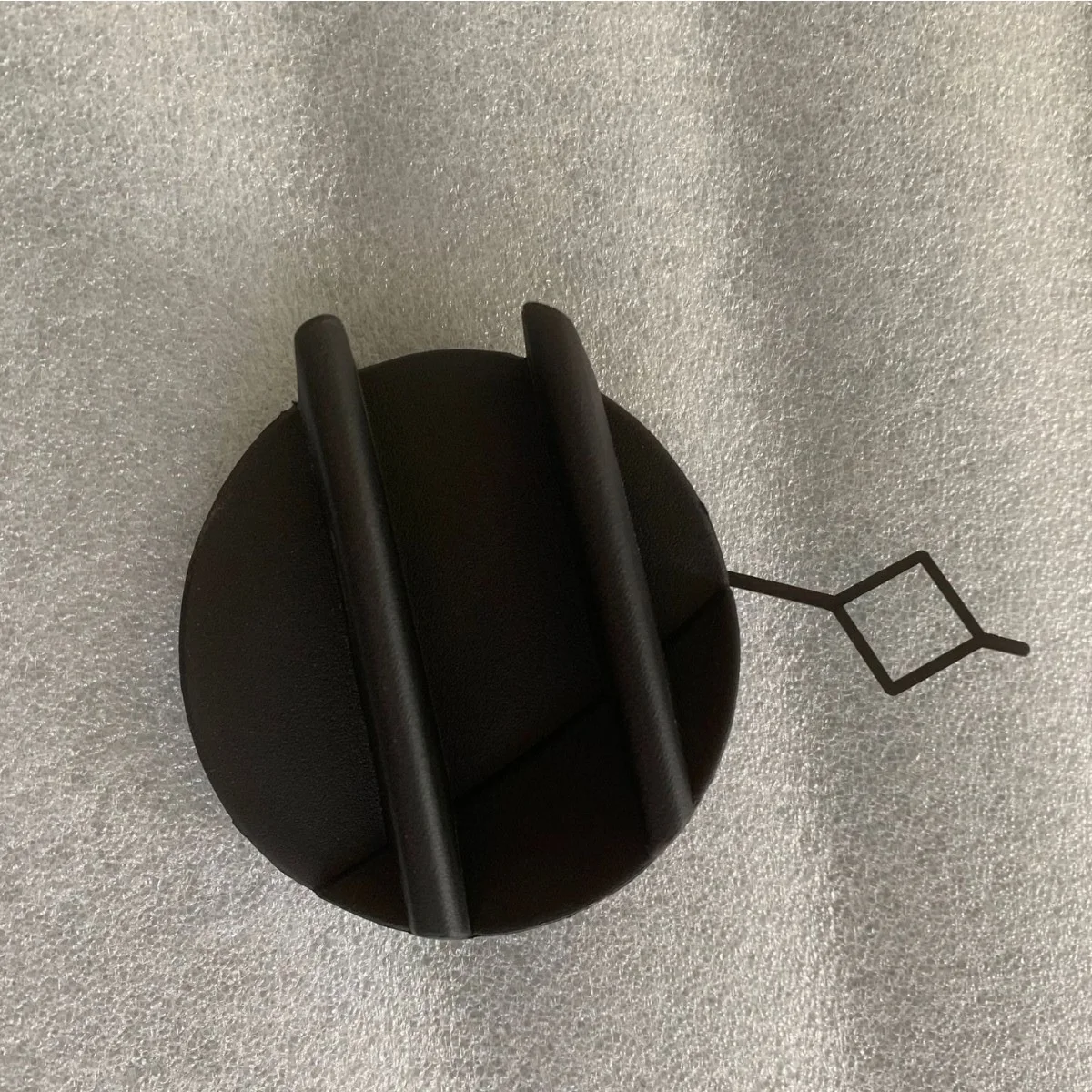 1 PC Bumper Trailer Hook Cover for Toyota Yaris YARIS 2015 2016 2017 LE