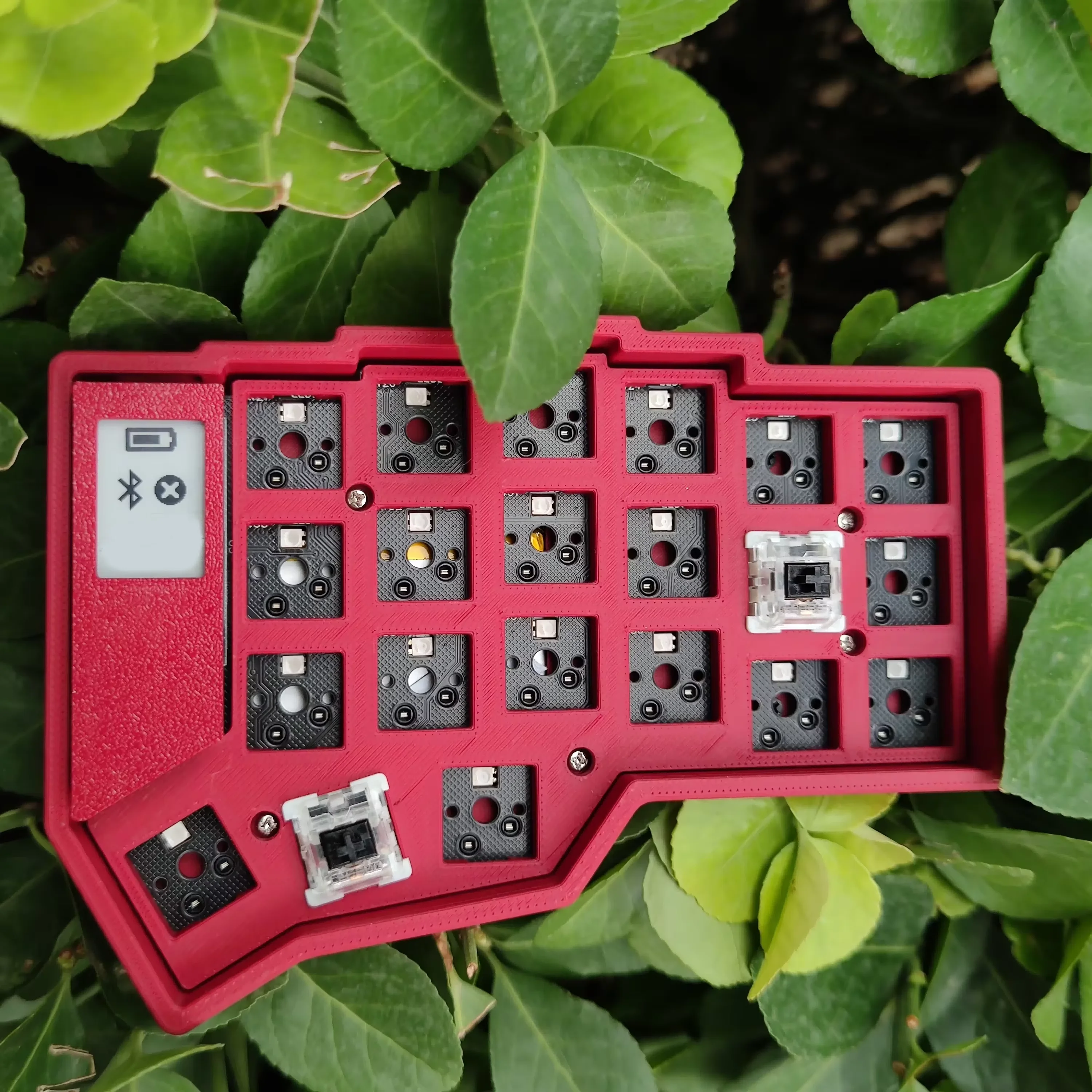 Imagem -03 - Corne Split Kit de Teclado sem Fio Pcb E-ink Tela Rgb Troca Quente Personalizar Kit de Teclado Mecânico para Zmk sem Interruptor Keycap Split