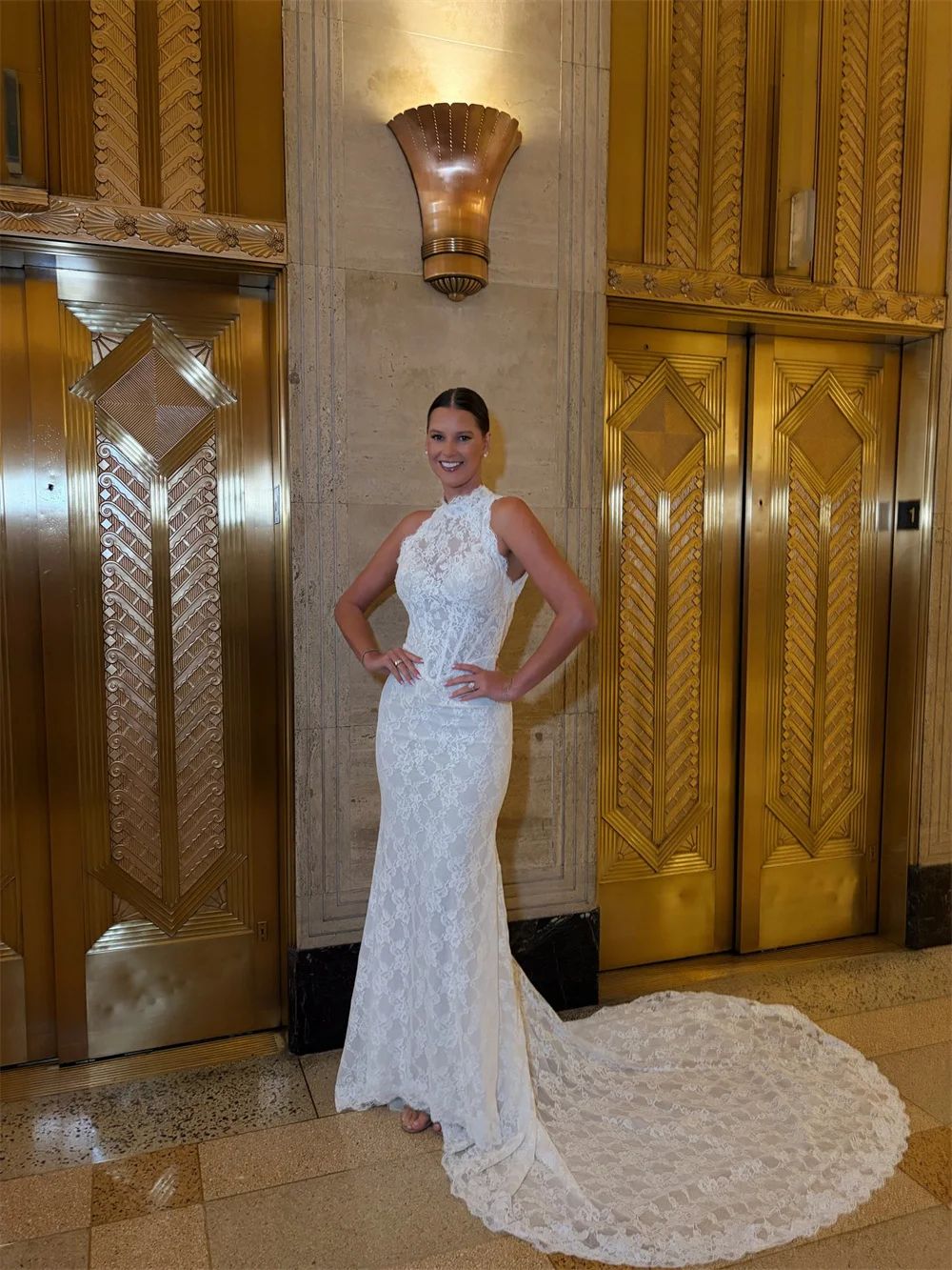 Tokyo Custom White Sleeveless High Neck Lace Mermaid Wedding Dress Elegant Sweep Train Bridal Gown Formal Evening Party Outfit