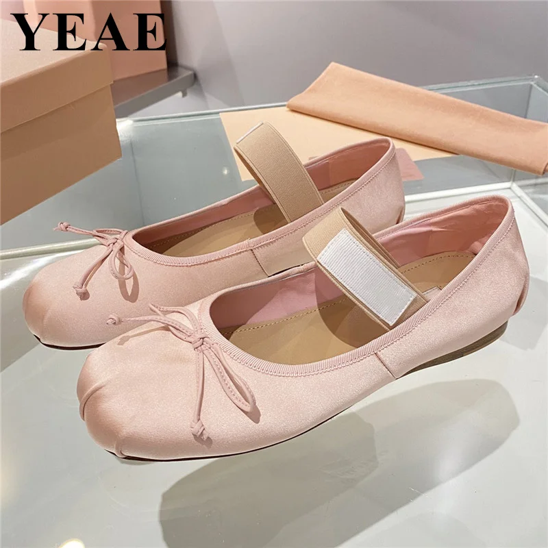 2023 Luxury Designer Bowtie Mary Janes Women Fashion Square Toe Silk Flats Ballets Dance Soft Sole Party Bridal Wedding Shoes