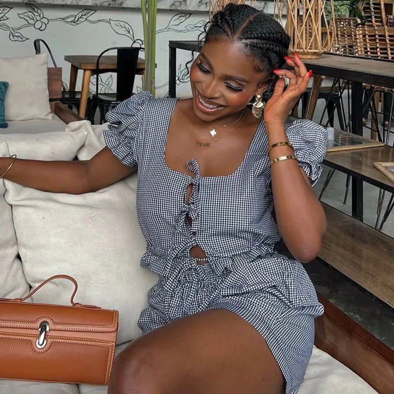 

Women's Large Size Square Neck Bubble Sleeve Plaid Top High Waist Shorts Two-piece Set Women's