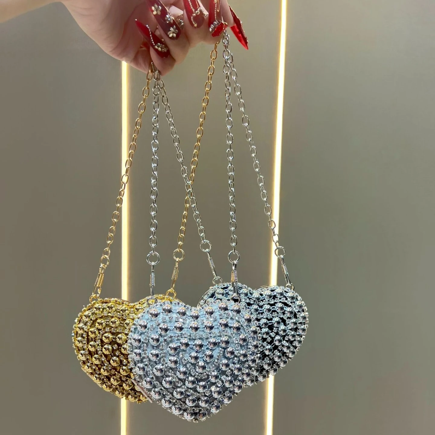 Luxury Rhinestone Crystal Clutch Purse Heart Shape Mini Handbag Diamond Chain Handle Shoulder Bag Women Wedding Evening Bags view 5