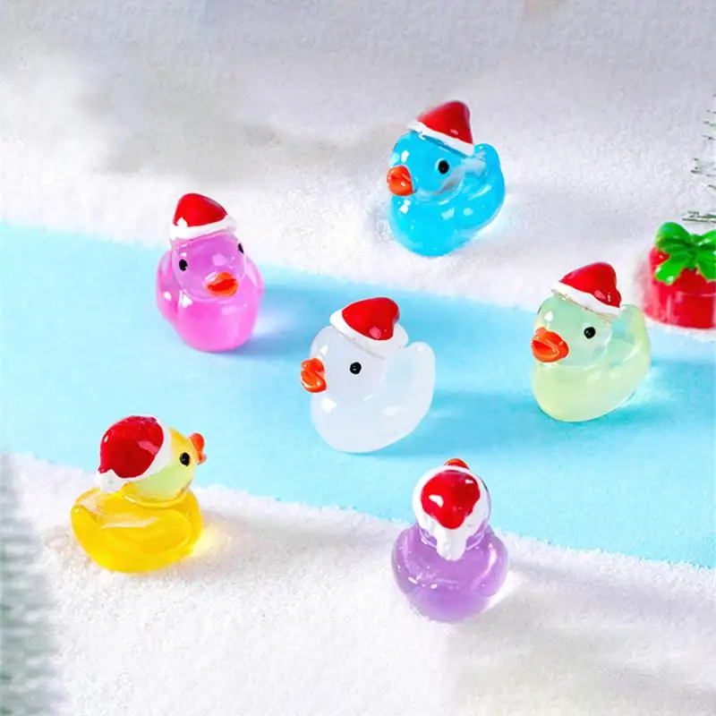 Christmas Mini Resin Ducks Glitter Miniature Christmas Hat Duck Figures Shine Tiny Duck Ornaments Micro Landscape Decor