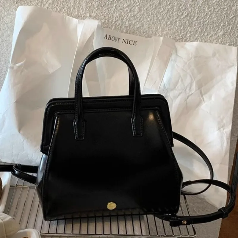 

Autumn and winter women's bags retro clip backpacks niche retro black backpacks trendy handbags