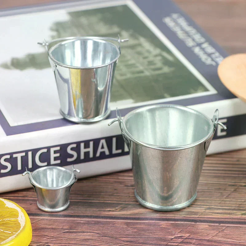 Maison de poupée Miniature en métal, modèle de seau, Mini décoration de cuisine, ornements, maison de jeu pour enfants, petits jouets seau, 1 pièces