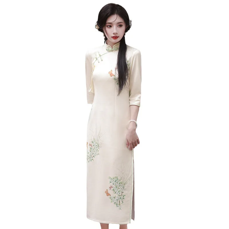 Chinese Traditional Improved Cheongsam Suede Fabric Dress Stand Collar Half Sleeved Side Slit Slim Fit Dress for Women in Spring