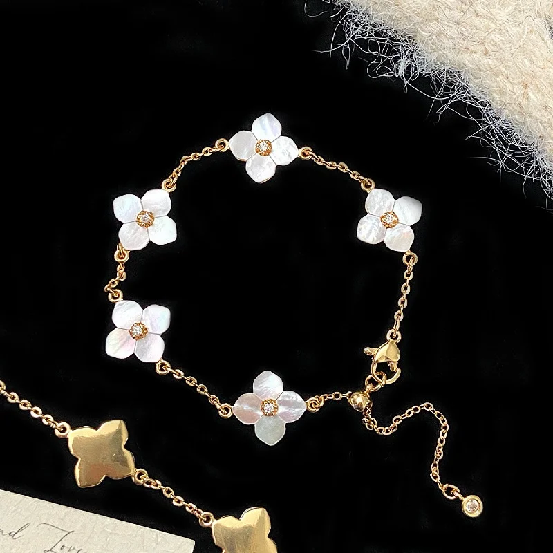 

Original Design Fashion Natural Shell Stone Flower Bracelet for Women Crystal Stainless Steel Jewelry Bracelet Anniversary Gift