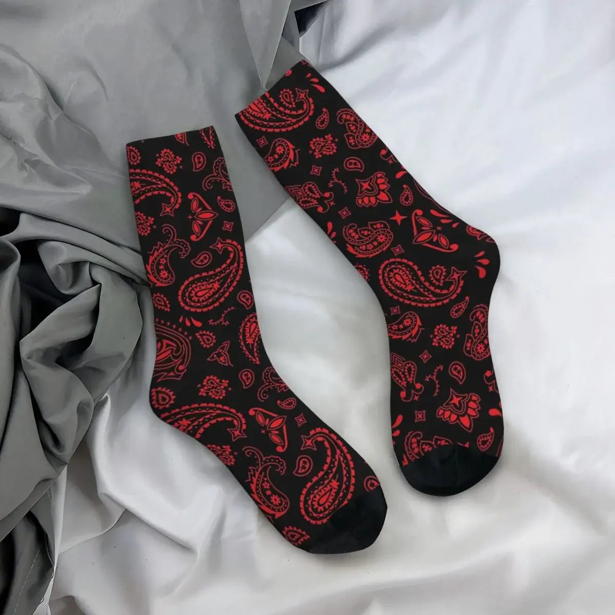 Calcetines largos de cachemira para hombre y mujer, medias Súper suaves, rojo sobre negro, Harajuku, accesorios para todas las estaciones, regalos