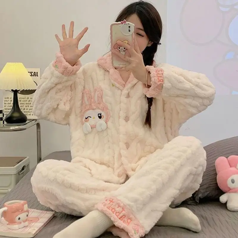 

Sanrio Kit Girl фланелевой фланелевой откидной воротник сохраняет тепло кардиган пижамный комплект Kawaii My Melody Comic Winter Go Out утепленная домашняя одежда