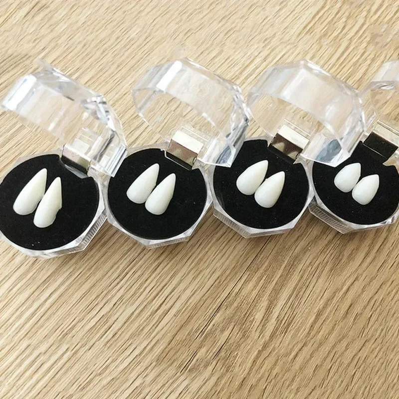1 Paar Vampir zähne Zähne Zahnersatz Requisiten Halloween Kostüm Requisiten falsche Zähne fester Kleber Prothesen kleber Halloween Party Dekor