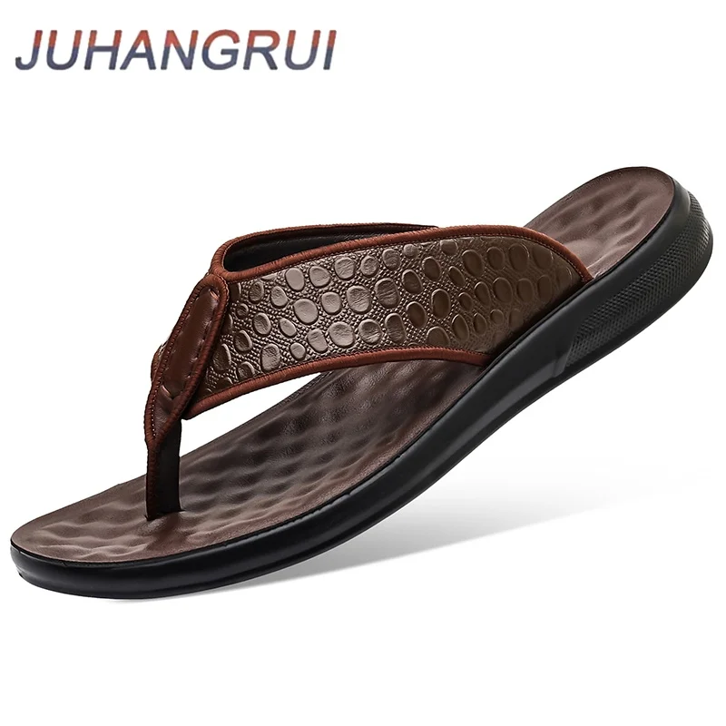 

Мужские кожаные тапочки, летние, новые, повседневные, пляжные сандалии, нескользящие, для дома, с кожаным верхом и резиновой подошвой