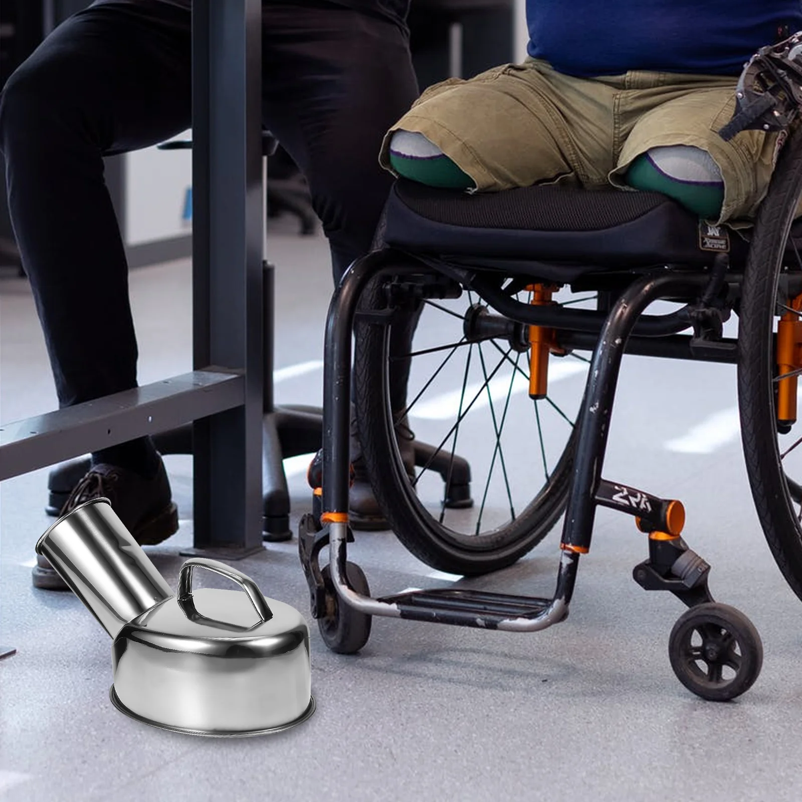 

1Pcs Rustproof Stainless Steel Man Urinal Portable Male Patient Urinal Potty Smooth Mouth Handle Design Convenient Cleaning Use