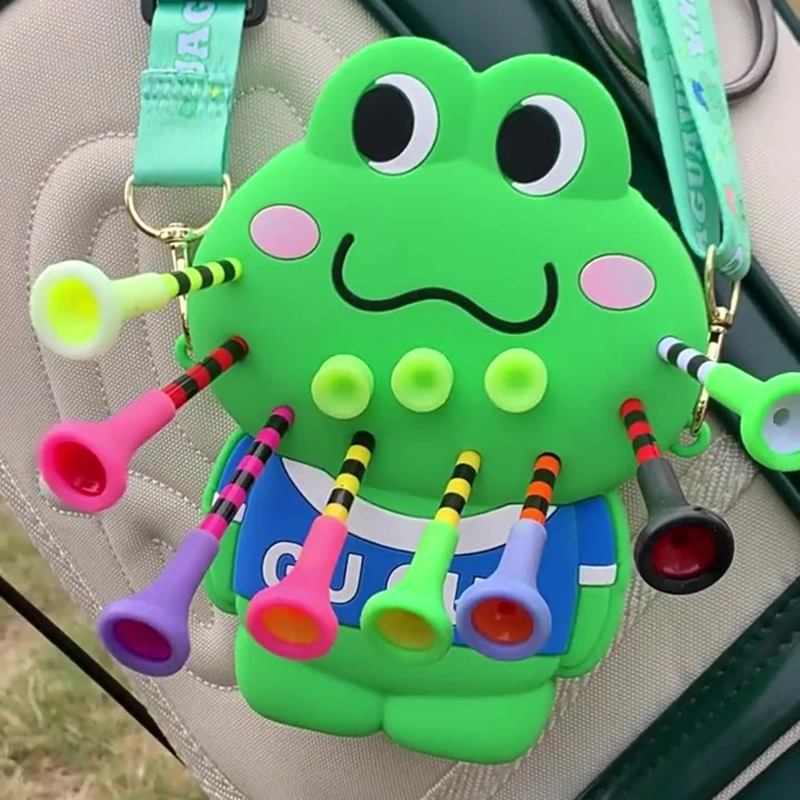 

Стеллаж для хранения футболок для гольфа, мультяшный силиконовый органайзер с лягушкой, держатель для футболки для гольфа, портативная сумка для хранения тренировок по гольфу на открытом воздухе с футболками