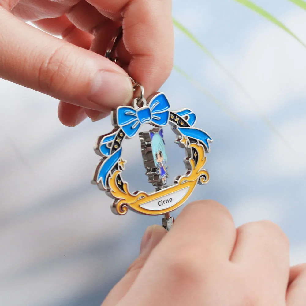 Anime Touhou Project Cirno Drehbarer Schlüsselanhänger Doppelseitiger Spinnender Eis-Feen-Schlüsselring Kawaii Figur Metallanhänger Taschendekoration für Fans – Detail 4
