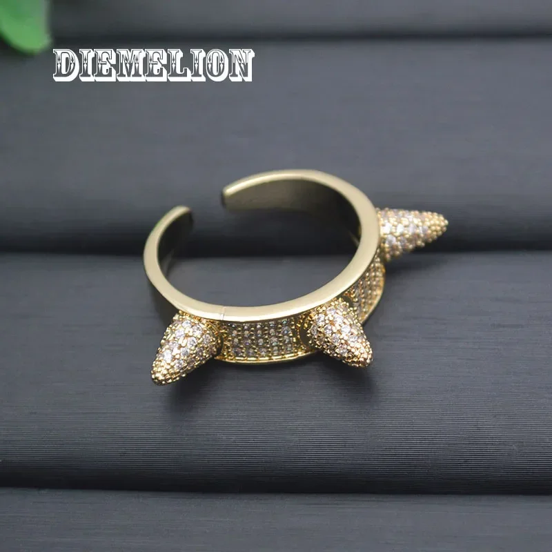 Punk Style Full Pave Cubic Zirconia Spiked Rivet Cone Rings Luxury 18K Gold Plated Anti-Wolf Ring Women's Fashion Party Jewelry