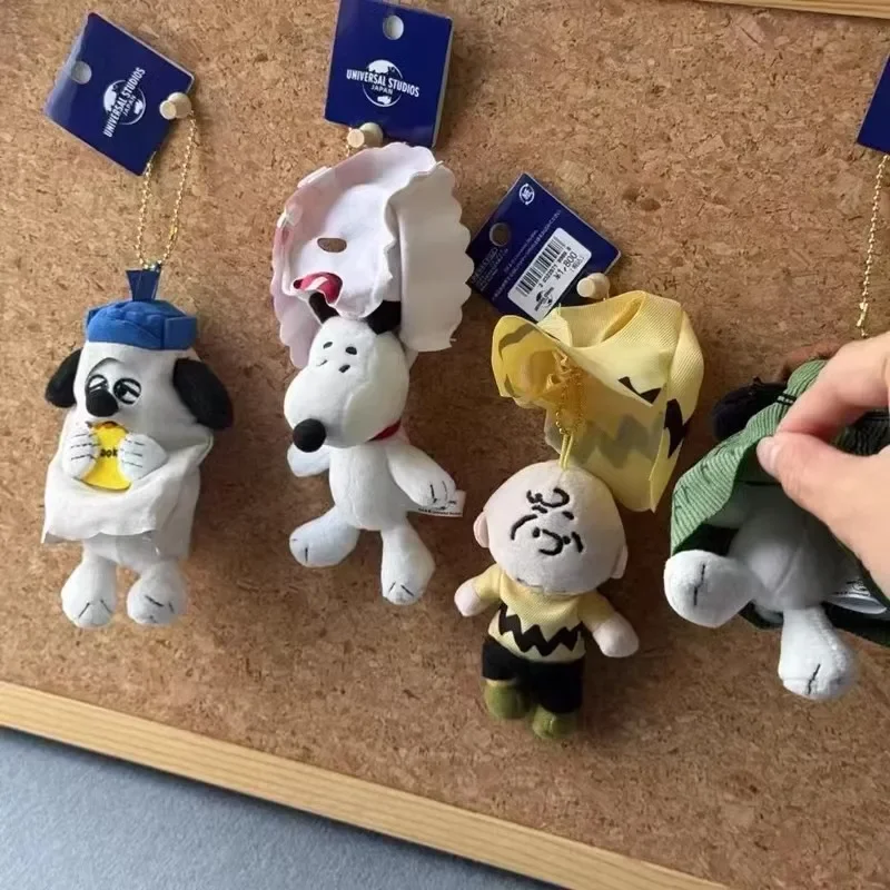 4 pièces 10CM Snoopy Anime cache-cache sac Snoopy série dessin animé en peluche poupée porte-clés pendentif jouets en peluche