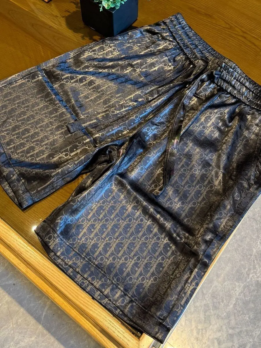 Men's Summer Lightweight Acetate Ice Silk Shorts Shiny Surface Casual Five-Quarter Length Beach Pants Fashionable Cityscape