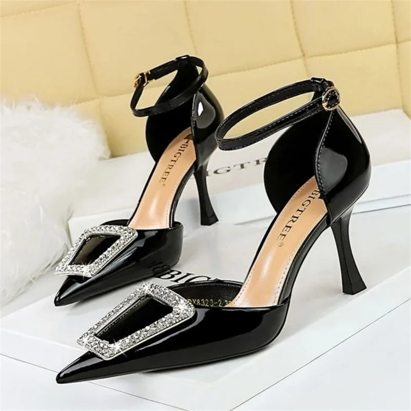 BIGTREE Dames Lente Pumps Sandalen Mode Prom Party Vrouwelijke Metalen Strass Gesp Holle Ondiepe Puntige Kop Schoenen