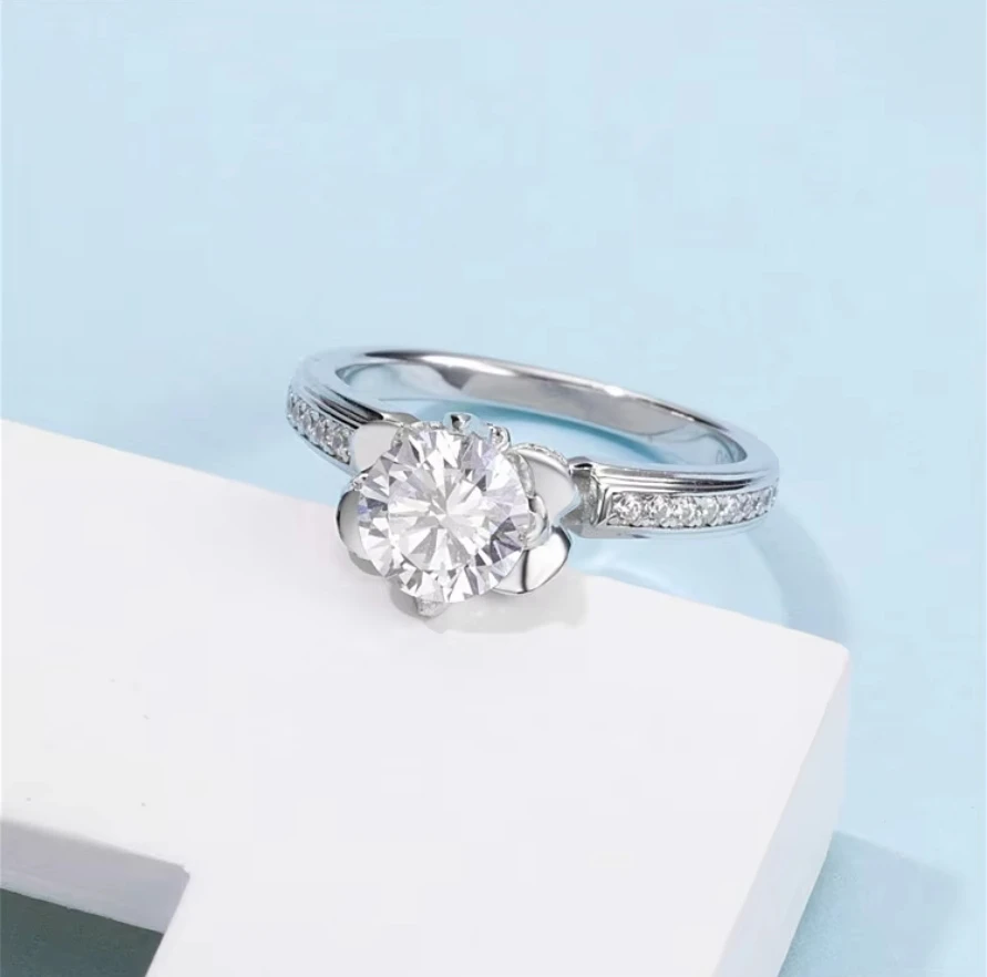 

1CT Brilliant Cut Moissanite Engagement Ring 6.5mm GRA Certified Luxurious Design