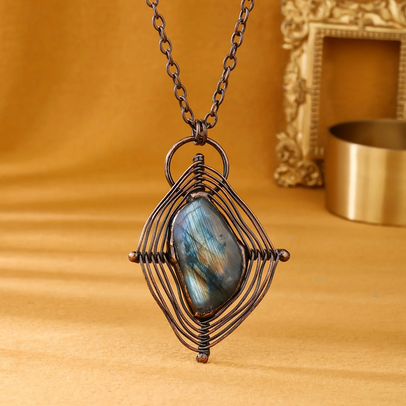 

1pc Vintage Style Natural Stone Long Necklace Handmade Braided Spider Web Shape Pendant Necklace For Women Party Gift